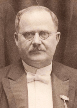 1922 Edwin H Smith (250 x 350)