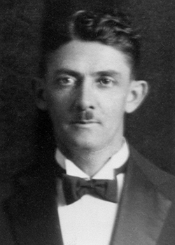 1930 Warren Earl Fowler (250 x 350)